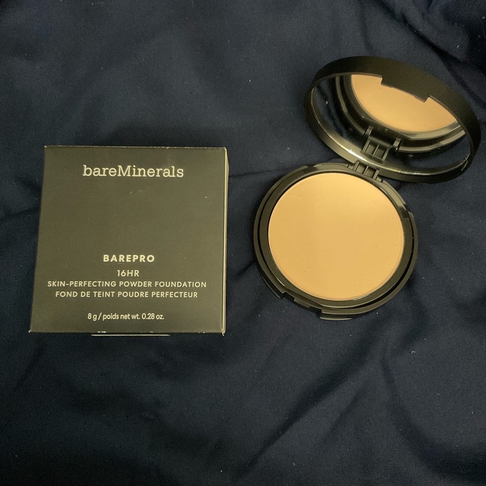 Bare Minerals Barepro Powder Foundation